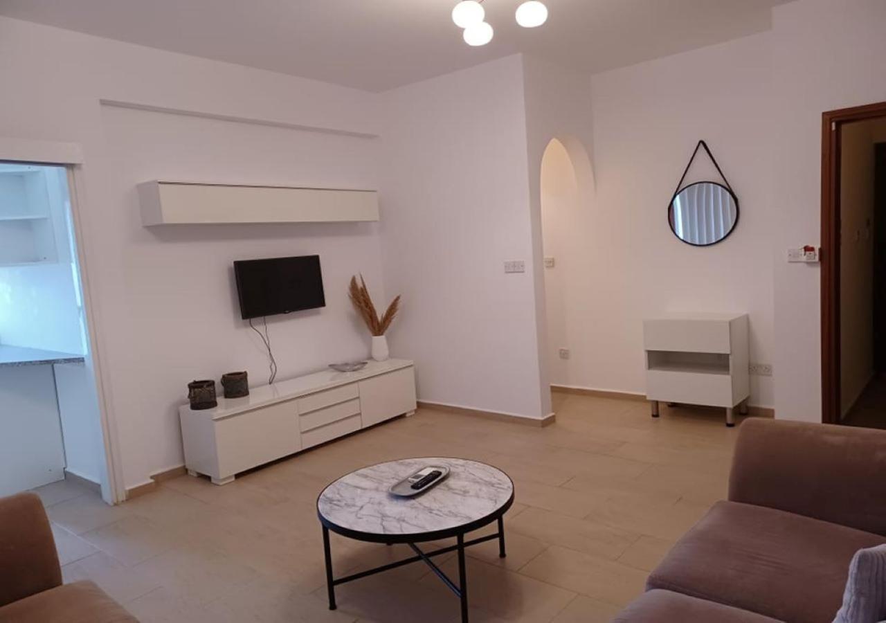 King'S Holiday Apartments Paphos Exterior photo