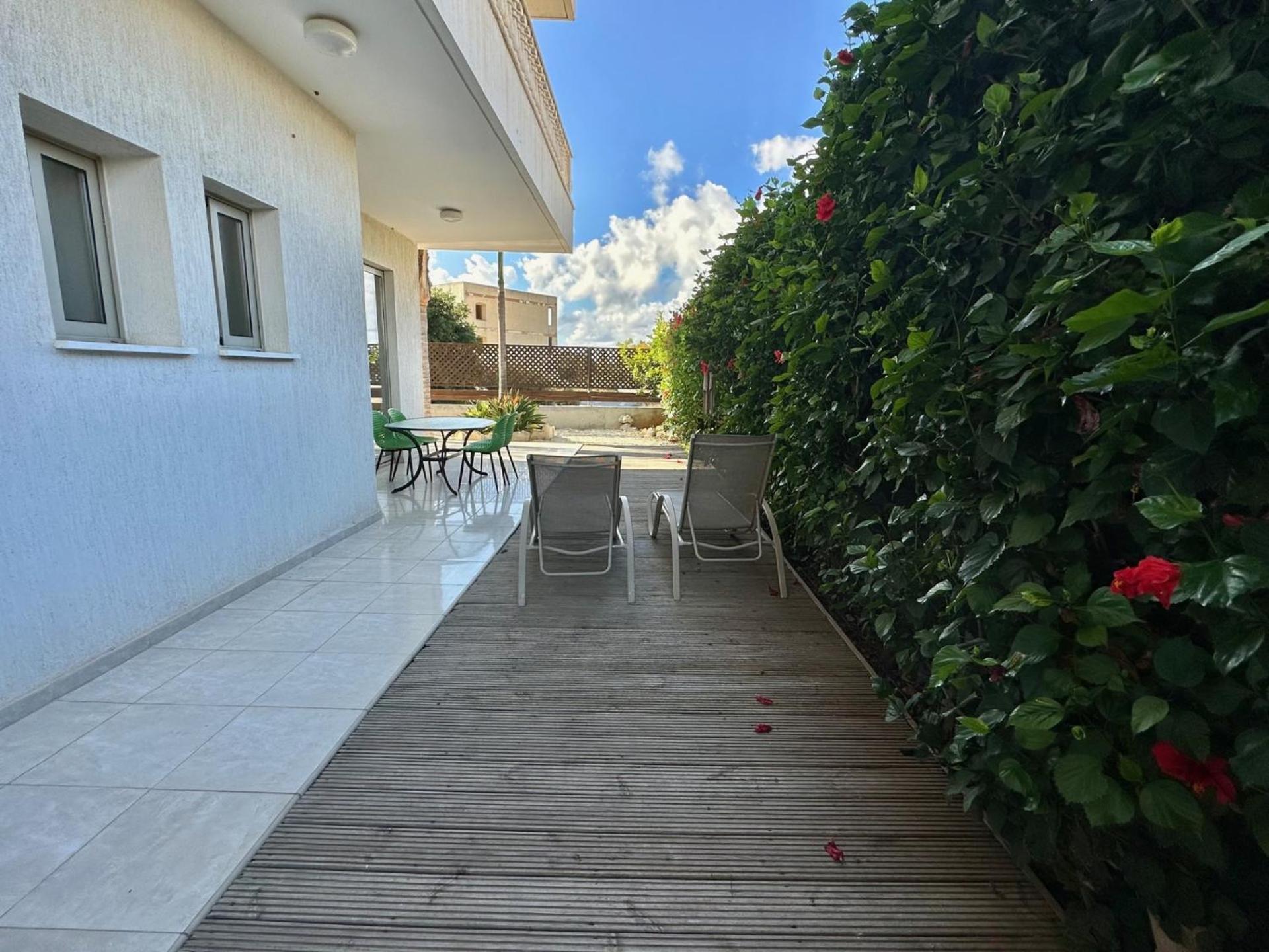 King'S Holiday Apartments Paphos Exterior photo