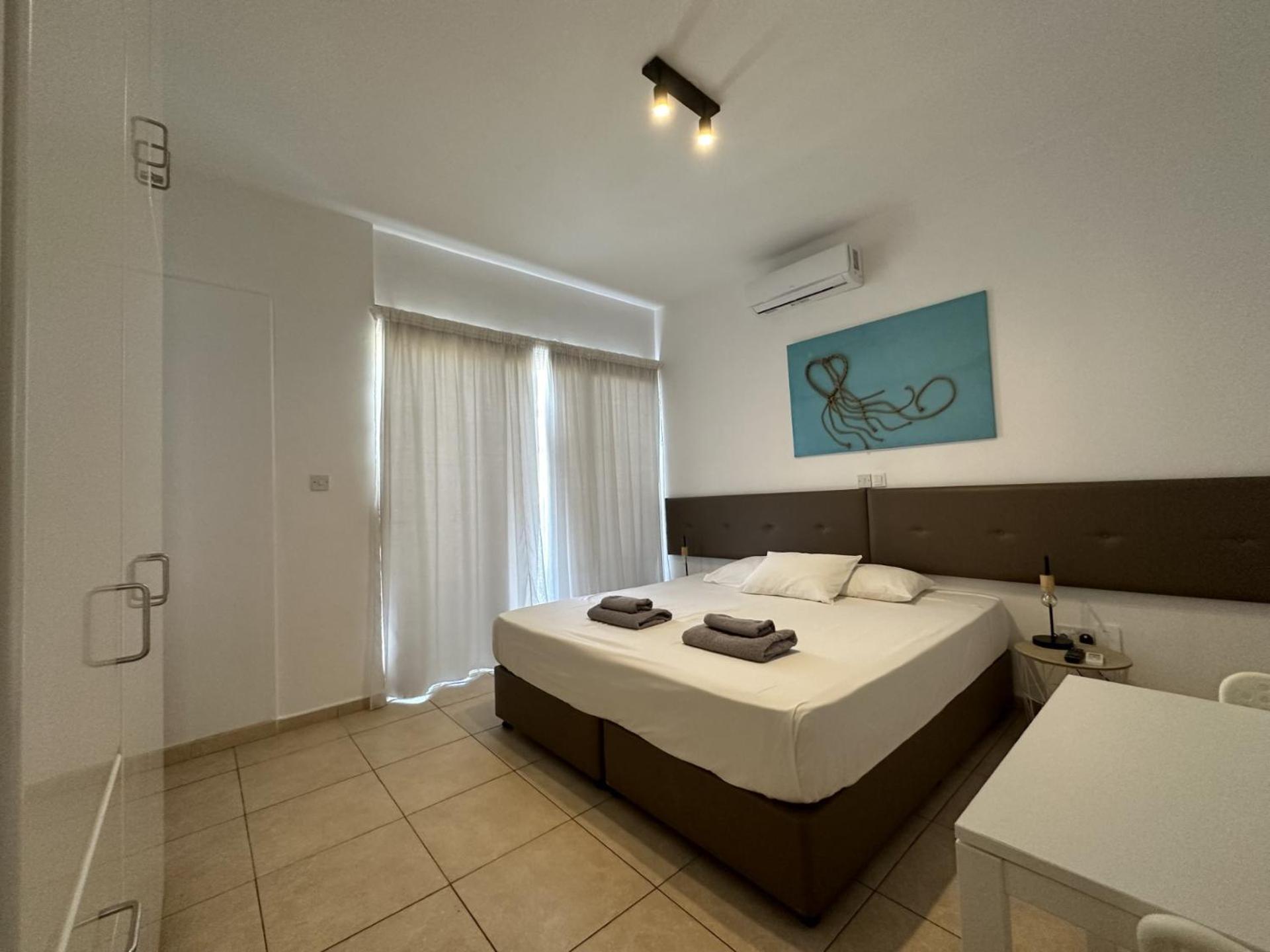 King'S Holiday Apartments Paphos Exterior photo