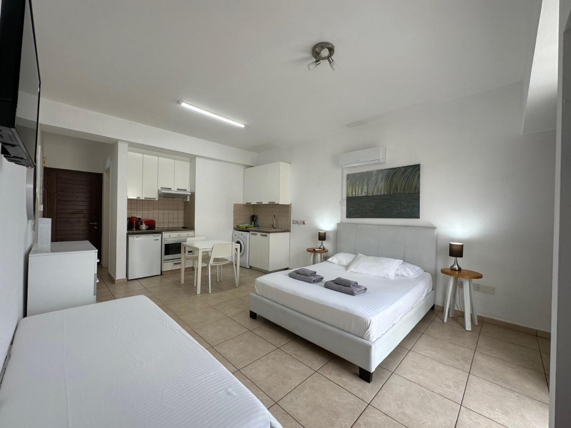 King'S Holiday Apartments Paphos Exterior photo